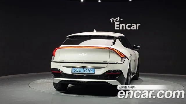 Kia EV6 2022 thumb 4
