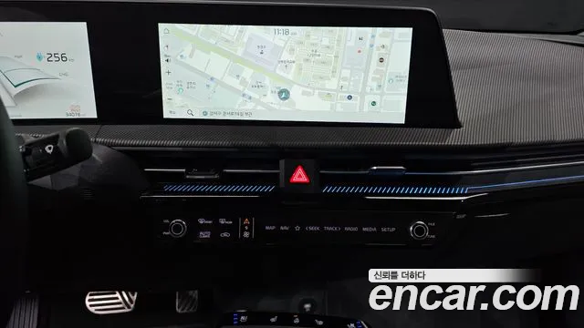 Kia EV6 2022 thumb 12