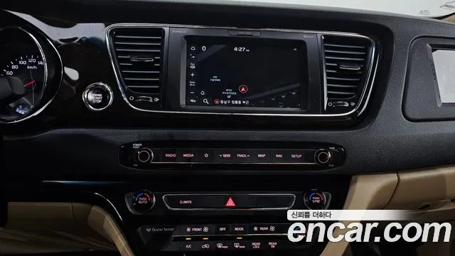 Kia Carnival 2018 thumb 6