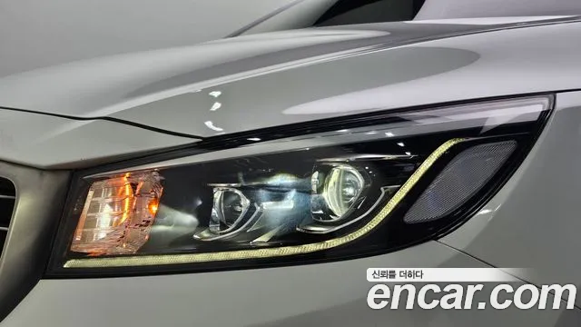 Kia Carnival 2018 thumb 9