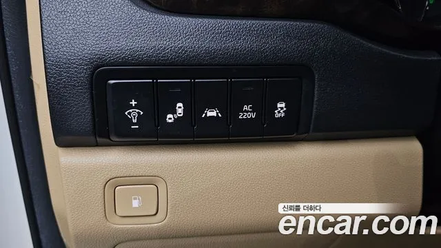 Kia Carnival 2018 thumb 5