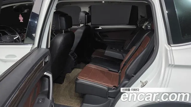 Volkswagen Tiguan Allspace 2023 thumb 10