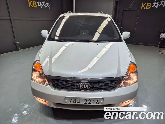 Kia Canival 2012 thumb 11