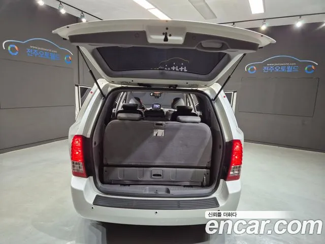Kia Canival 2012 thumb 6