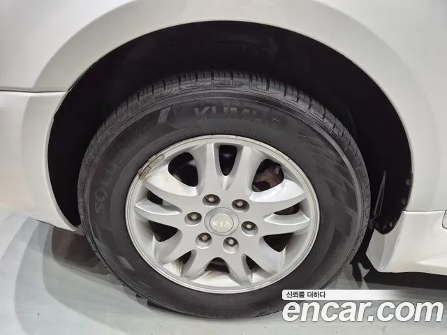 Kia Canival 2012 thumb 8