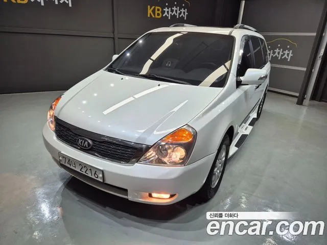 Kia Canival 2012 thumb 5