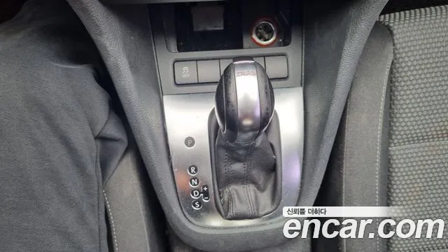 Volkswagen Golf 2011 thumb 6