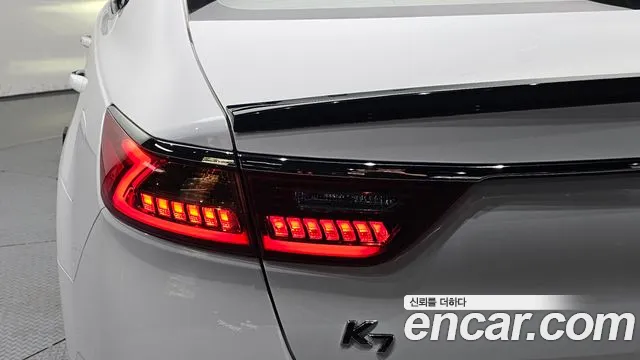 Kia K7 2017 thumb 10