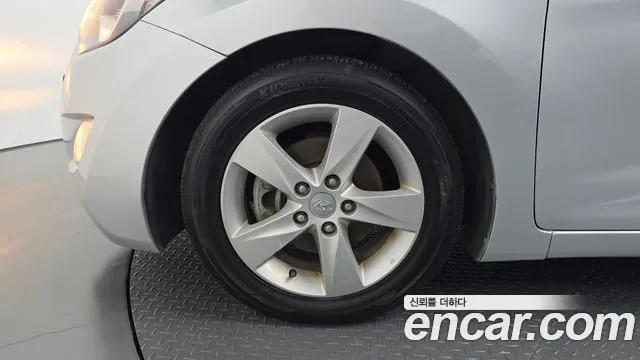 Hyundai Avante 2013 thumb 12