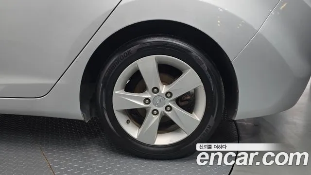 Hyundai Avante 2013 thumb 10