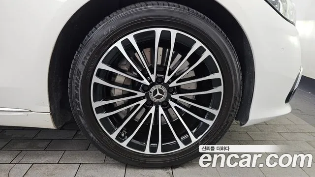 Mercedes-Benz S-Class 2022 thumb 3