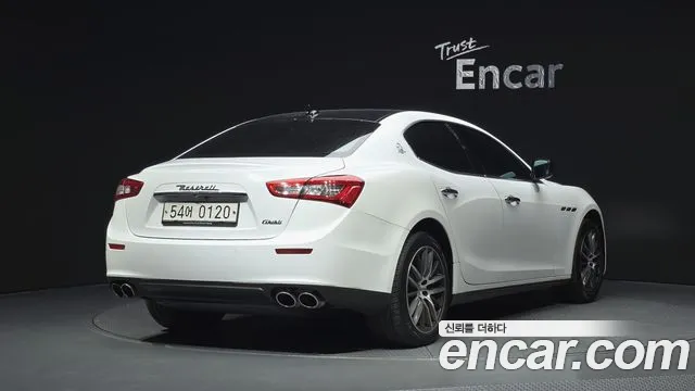 Maserati Ghibli 2015 thumb 9