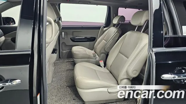Kia Carnival 2019 thumb 3