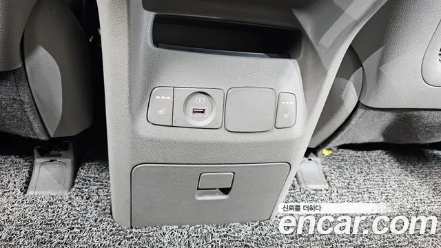 Kia Carnival 2019 thumb 6