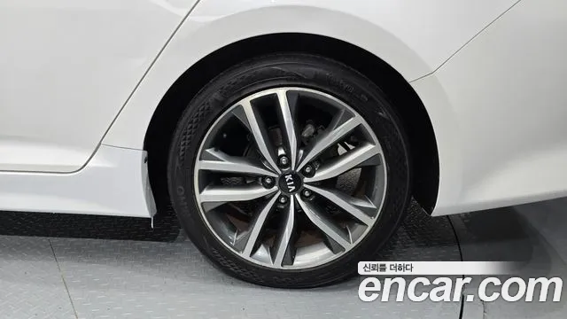 Kia K5 2014 thumb 10