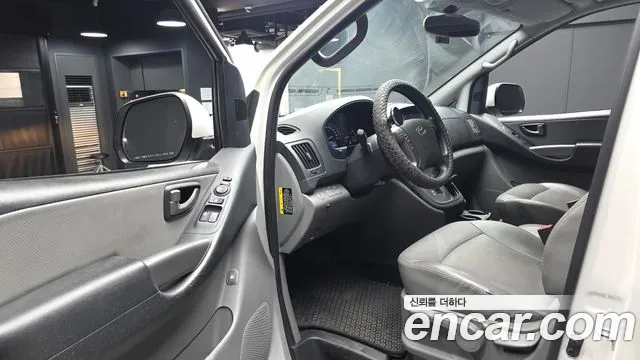 Hyundai Staria 2018 thumb 8