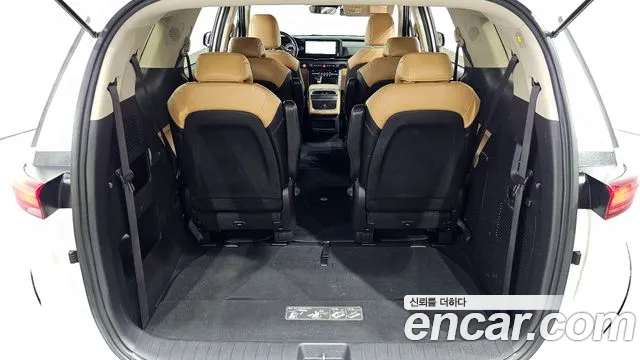 Kia Carnival 2022 thumb 9