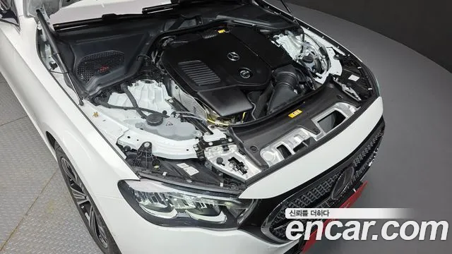 Mercedes-Benz E-Class 2025 thumb 8