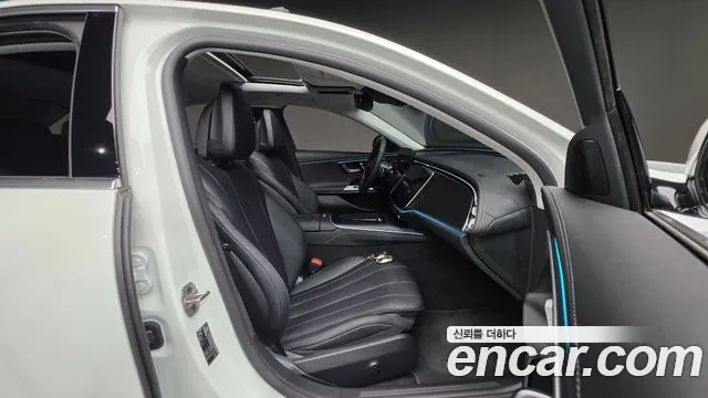 Mercedes-Benz E-Class 2025 thumb 2