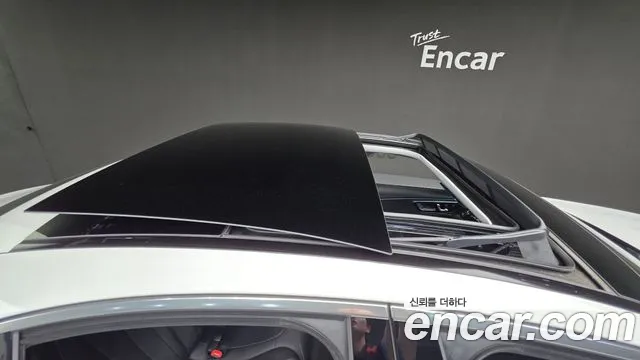 Mercedes-Benz E-Class 2025 thumb 10
