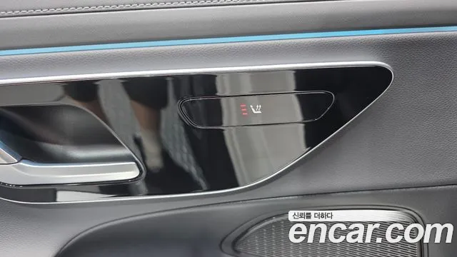 Mercedes-Benz E-Class 2025 thumb 5