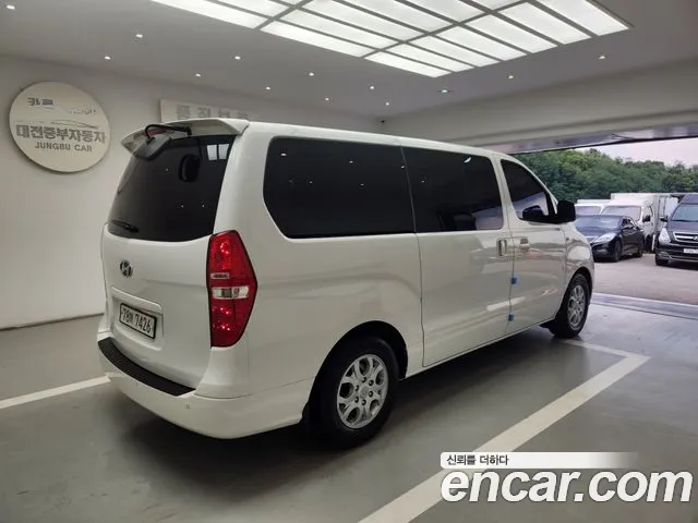 Hyundai Staria 2015 thumb 5