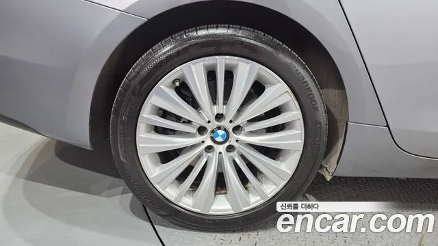 BMW 5 серии Gran Turismo 2016 thumb 3