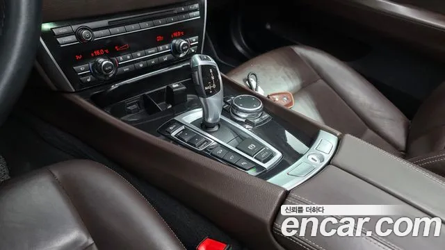 BMW 5 серии Gran Turismo 2016 thumb 8