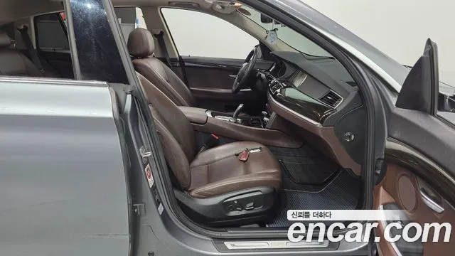 BMW 5 серии Gran Turismo 2016 thumb 6