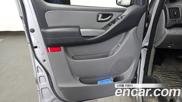 Hyundai Staria 2013 thumb 3