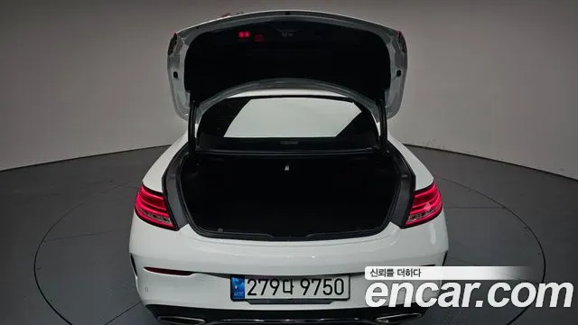 Mercedes-Benz C-Class 2021 thumb 9