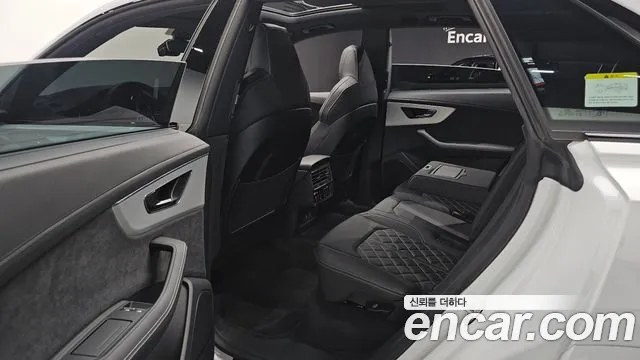 Audi Q8 2025 thumb 4