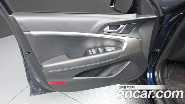 Genesis G70 2021 thumb 10