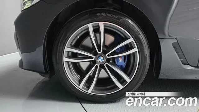 BMW 6 серии Gran Turismo 2022 thumb 11