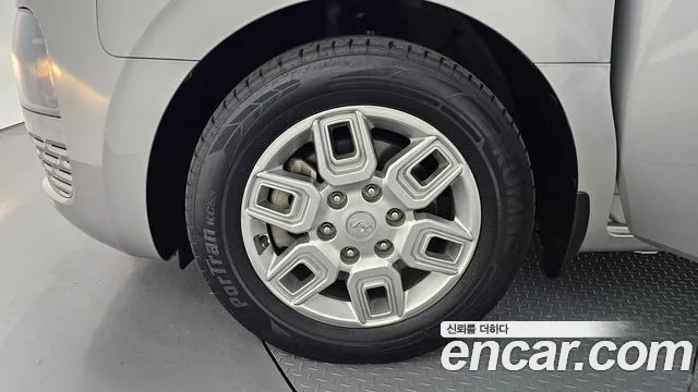 Hyundai Staria 2022 thumb 11