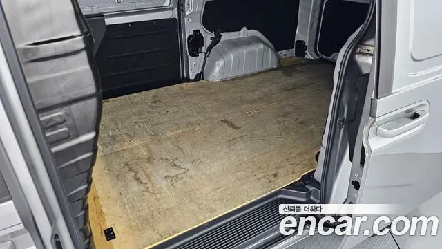 Hyundai Staria 2022 thumb 2