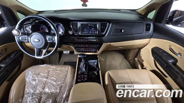 Kia Carnival 2020 thumb 5