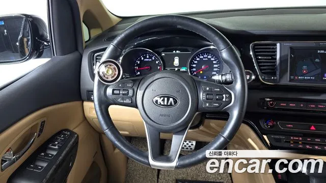 Kia Carnival 2020 thumb 2