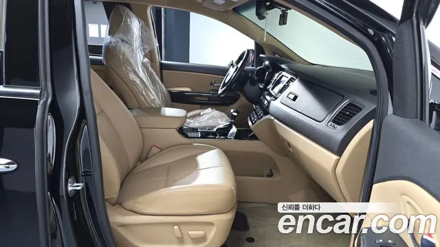 Kia Carnival 2020 thumb 4