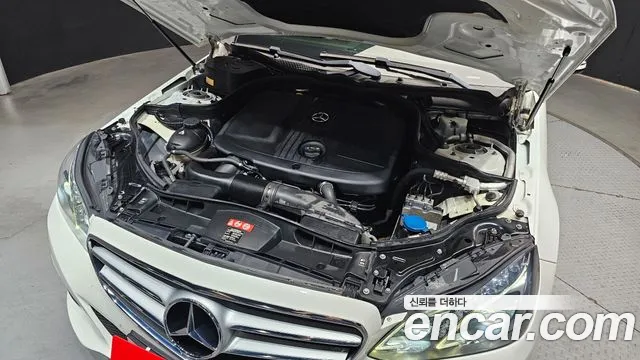 Mercedes-Benz E-Class 2015 thumb 5