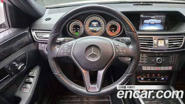 Mercedes-Benz E-Class 2015 thumb 9