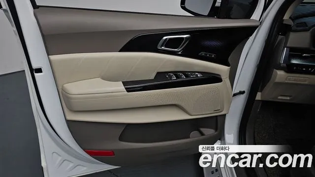 Kia Carnival 2022 thumb 4