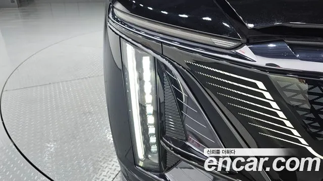 Cadillac Lyriq 2024 thumb 9
