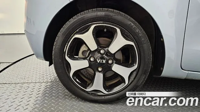 Kia Ray 2013 thumb 9