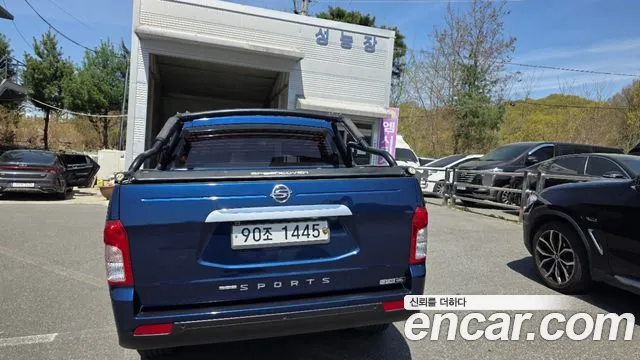 KGM Korando 2015 thumb 11
