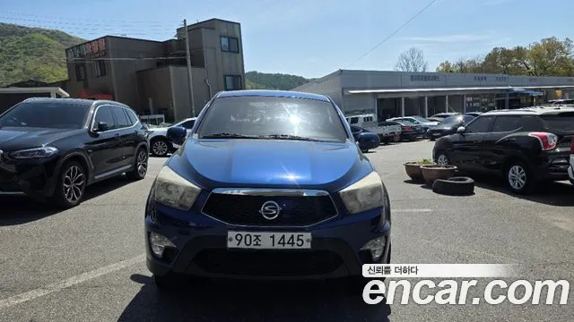 KGM Korando 2015 thumb 10
