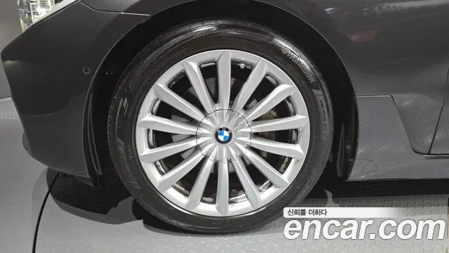 BMW 6 серии Gran Turismo 2019 thumb 11