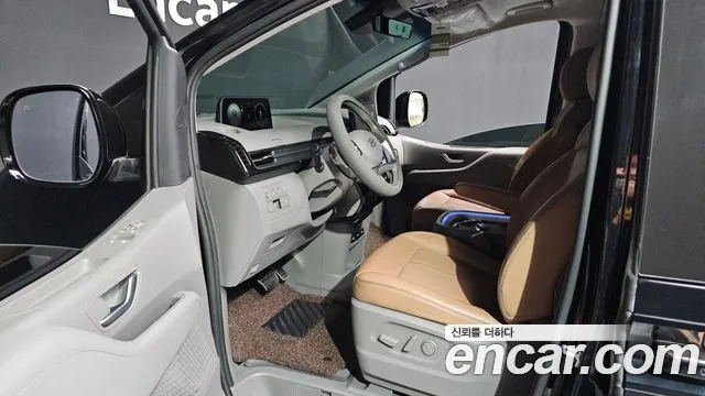 Hyundai Staria 2021 thumb 10