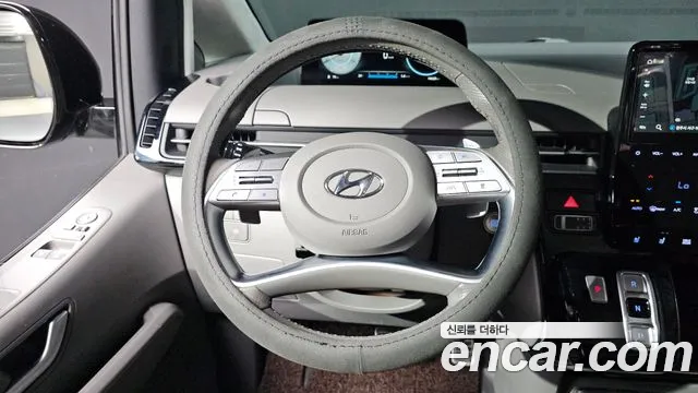 Hyundai Staria 2021 thumb 2