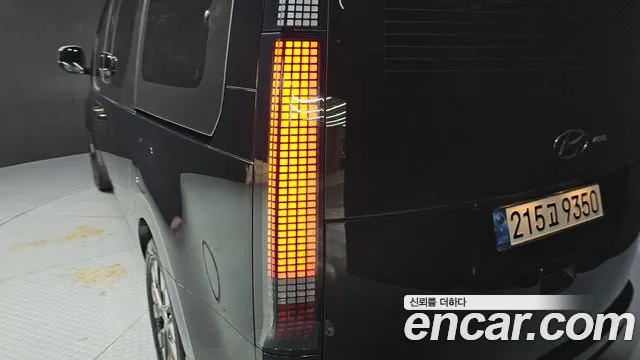 Hyundai Staria 2021 thumb 5